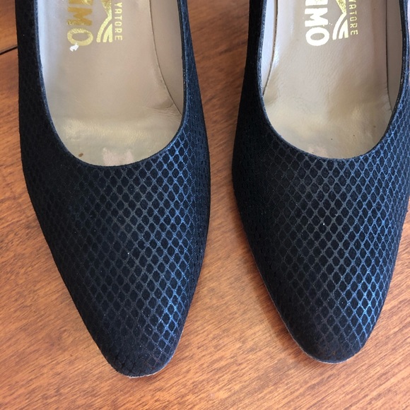 Ferragamo Suade Heels. Size 7 1/2 AA. - Picture 2 of 7